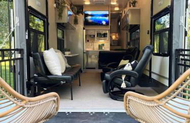 Waterfront Getaway, Dock Your Boat & Play! - Foto 14