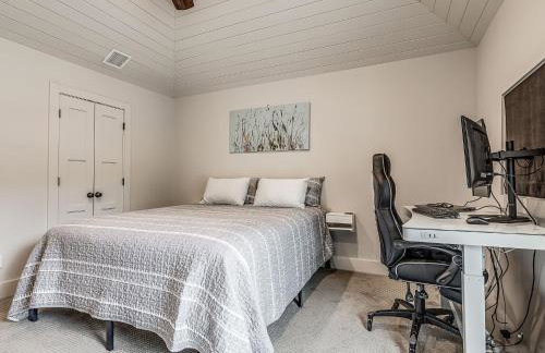 Cozy 1-Bedroom Retreat in Tulsa - Photo 15