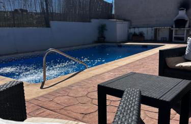 Chalet vacacional con piscina privada - Foto 6
