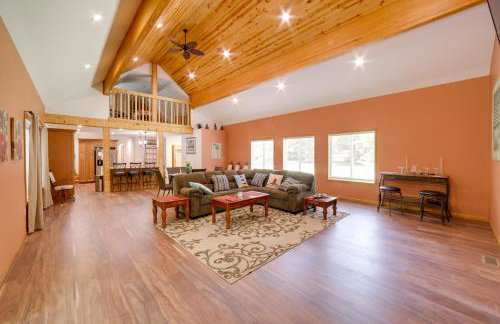 Spacious House on Half Acre Less Than 3 Mi to Beach! - Foto 3