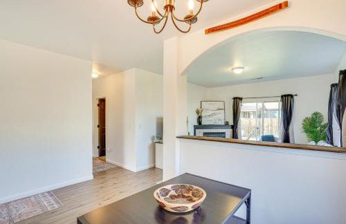 Charming Bend Home with Porch and Yard Great Location - Foto 6