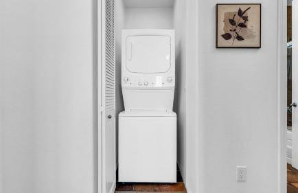 LV204 Airy Upstairs 2 Bedroom w Private Balcony - Foto 20