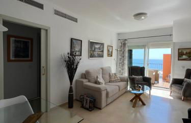 Ático con Vistas al Mar y con Piscina frente a Castillo Sohail - Photo 16