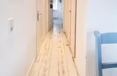 Friendly Home - "Helles Dachstudio" Köln Bonn Phantasialand - Foto 9