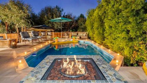 Majestic 5BR Villa with Guesthouse, Pool & Spa - Foto 4