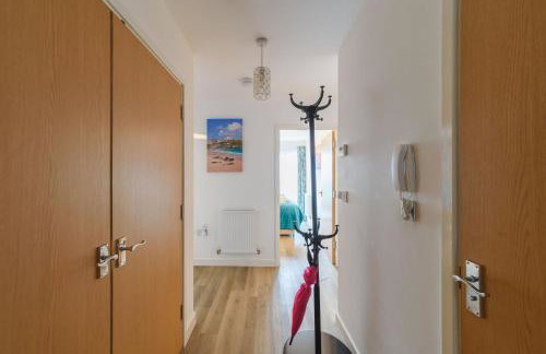 Panoramic Sea-View Family Appartment , Free Parking, Sleeps 6 , Walk to Beach, Station, & Town - Foto 39