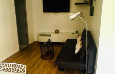 jolie maison individuelle 50 m2 ,design et climatisée, tout confort, wifi, terasse privée , 5 min plage et autoroute, stationnement gratuit - Foto 14