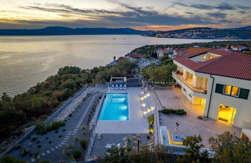 Luxury Villa Oštro with pool & Krk bridge view - Photo 29