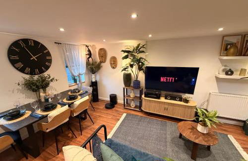 Cozy Cottage Coventry self check-in after 3pm, Pets Friendly - Foto 12