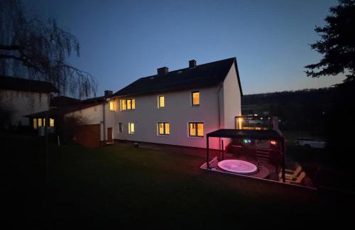 Ferienhaus mit Whirlpool - Garten & Spielzimmer - bis 6 Gäste - Photo 60