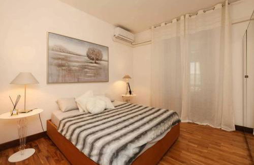 Milan Porta Venezia Shopping, metro, and comfort - Photo 19