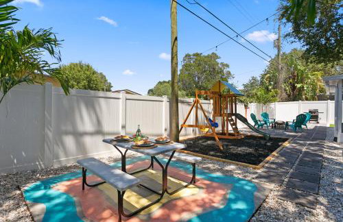 5 min Beaches~Mini Golf~Pool Table~Pets~KING BED + - Foto 25