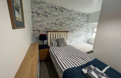 Portaferry Waterfront Townhouse with Hot Tub - Foto 23