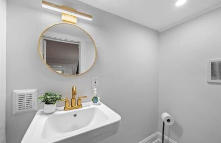 Spacious Modern Farmhouse w/ Private Patio & BBQ! - Foto 38