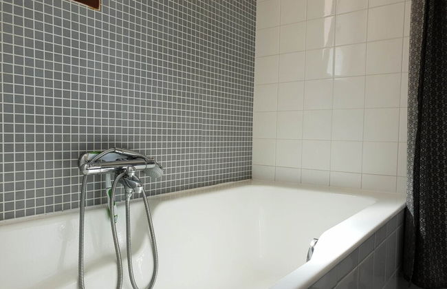 Villa With Heated Pool, Jacuzzi, Sports Field and Stunning Views - Foto 54