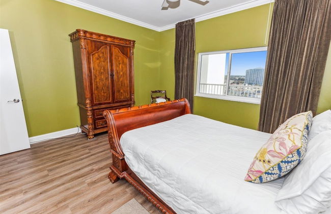 Shoreline Towers 1124 3 Bedroom Condo by RedAwning - Photo 8