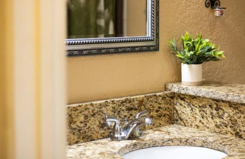 Ola Grande - Beachside Condos with Pool next to Cocoa Beach Pier - Foto 32