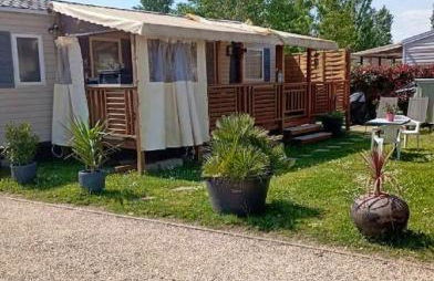 Bungalow confortable à Condrieu avec piscine partagée - Foto 1