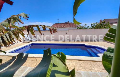 Villa privada con piscina, 3 dormitorios + 2 baños - ES-389-30 - Foto 1