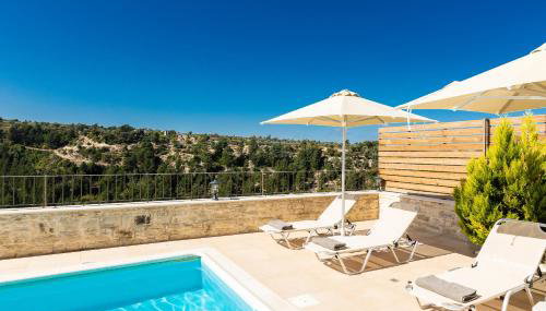 Ilys Home, a Country-chic Retreat with Pool & BBQ, By ThinkVilla - Foto 3