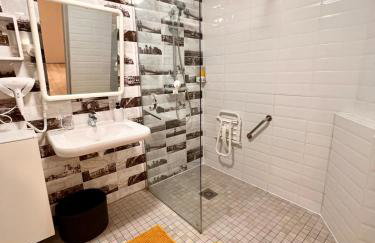 Loft jacuzzi à 8 min des Grands Buffets et du centre-ville - Foto 11