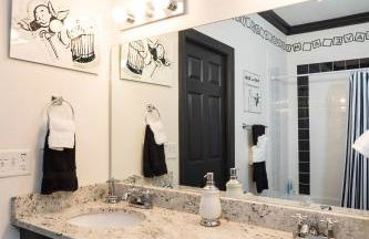 10 Acre Lakefront Game House - Sleep Upto 45 - Foto 31