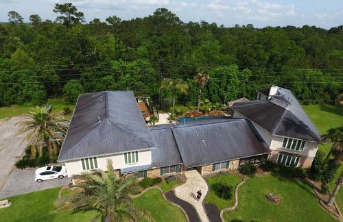 Crosby Backyard Oasis with Weekday Specials! - Foto 60