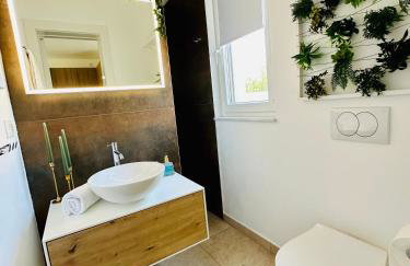 New exclusive apartment Green Horizon with garden, hot tub and private pool near the sea - Foto 23