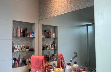 Modern 2-Suite Apartment with Gourmet Balcony - Foto 13