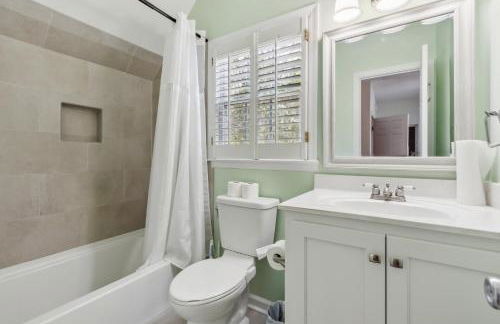 Exquisite 5-BR Estate on 7 Acres with Private Pond - Foto 27