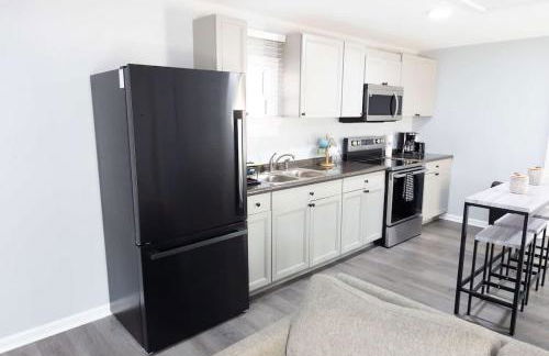 5 Min to Elon - In Unit Washer and Dryer - Fast Wi-Fi - Foto 23