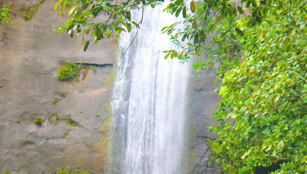 Cascada de La Sierpe dans la baie de Malaga