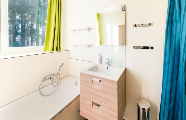 Stylish Retreat With Sauna - Photo 21