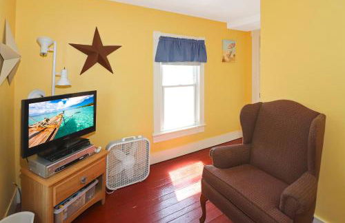 Blue Moon - Pet friendly and great location! - Photo 21