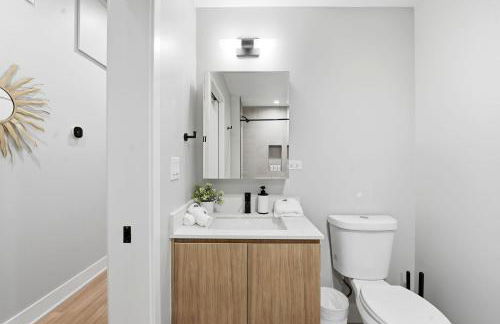 Comfy Condo - Gym Free Parking & Modern Amenities - Foto 23