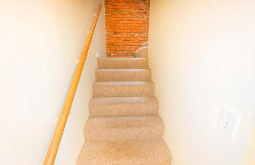 Soulard 2BR Balcony Free Parking Walk to Dining - Foto 15