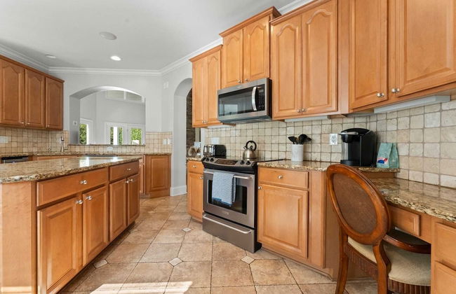 Lakefront 6bdr, Priv Dock, Game Room, Firepit Jake's Lake House by Avantstay - Foto 23