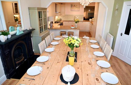 Bay View, Sleeps 18, 7 Bedrooms, 7 Bathrooms, Seafront, Criccieth - Foto 8