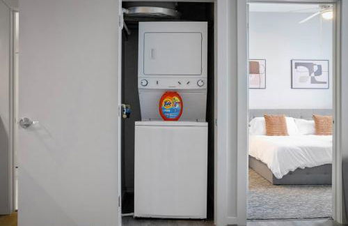 Cozy 2BR Getaway, King Bed, Free Parking - Foto 13