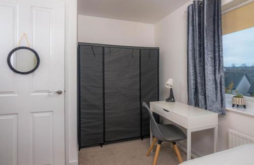 Modern 2 Bed House with Parking and Garden - Photo 14