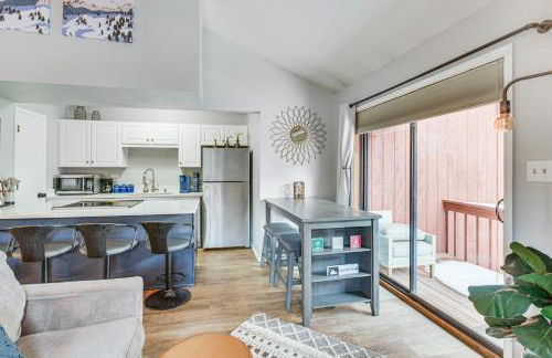 Cozy Angel Fire Condo - Walk to Ski Lift! - Foto 2