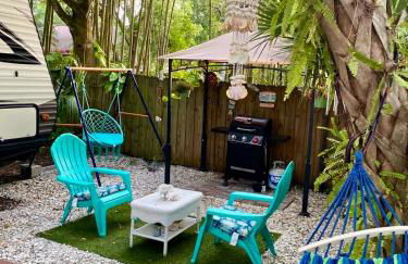 Garden Paradise RV Camper near Clearwater Beaches - Foto 4