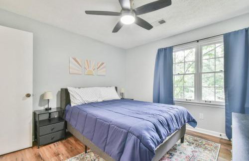 Cozy Home with Arcade, Ping Pong & Fenced Backyard - Foto 18