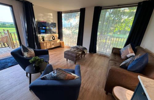 Unbox at Poplar Tree - Photo 71