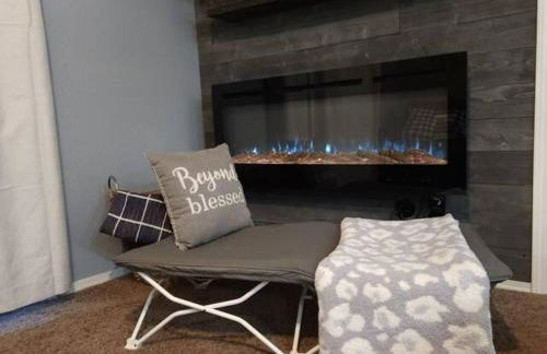 Cozy Lakeside Getaway - Outdoor Theater - Free Early Check-In- 4min to Silver Dollar City - Foto 34