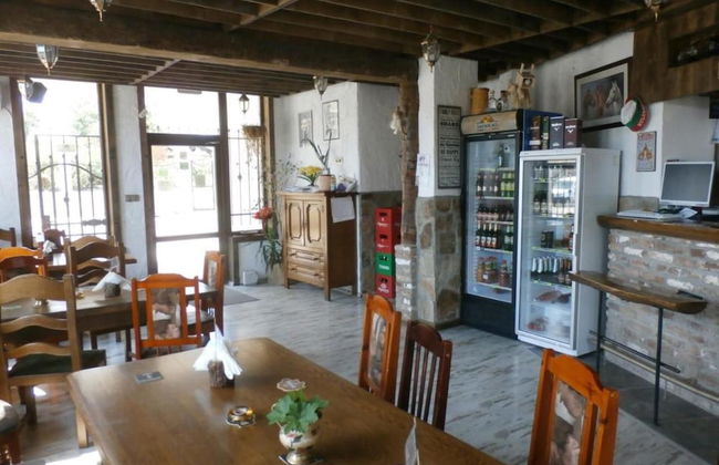 Remarkable 2-bed Apartment in Aleksandrovo - Photo 12