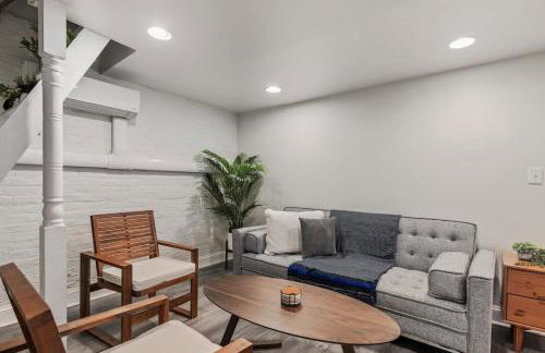 Garden-Level 2-BR Apt in Historic Petworth Home - Foto 4