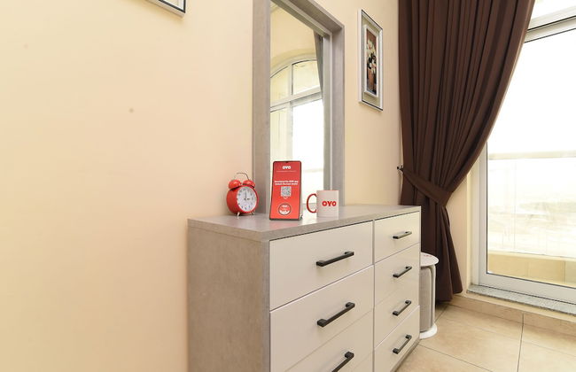 OYO Home 2351BHK Capitol Tower DIC - Photo 16