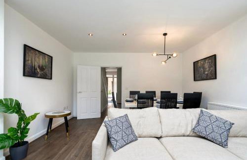 London 4-Bed in Coulsdon, 20 mins Gatwick, Parking - Foto 6