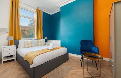 Exotic 4BD, Etihad, Coop Arena - TV in all Rooms and Outdoor Dining - Foto 3